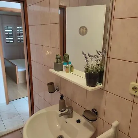 Apartment Sara Rogoznica (Sibenik-Knin)