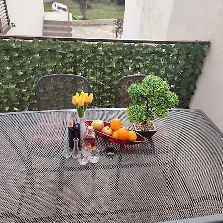 Sara * Rogoznica (Sibenik-Knin)